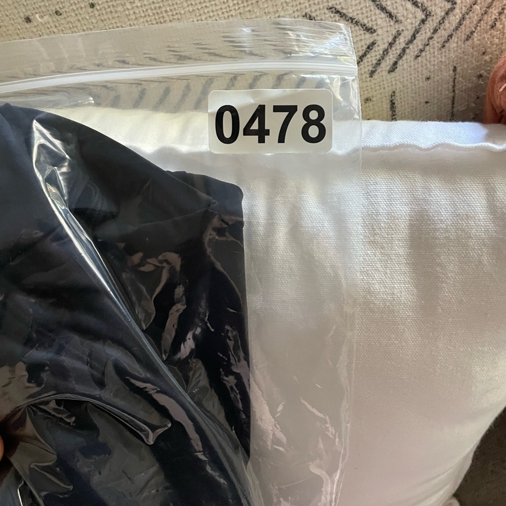 Under Armour UA Women’s Cozy ½ Zip Mockneck Long Sleeve Pullover L Black - Picture 8 of 9